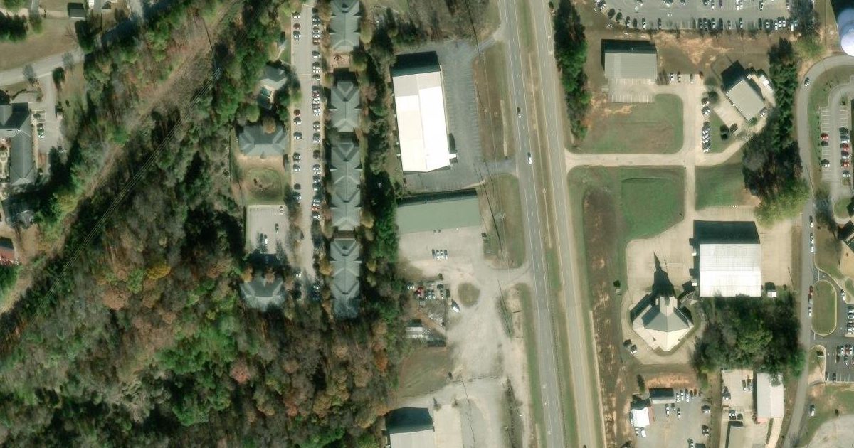 Aerial view of Bama Billiards and its surroundings