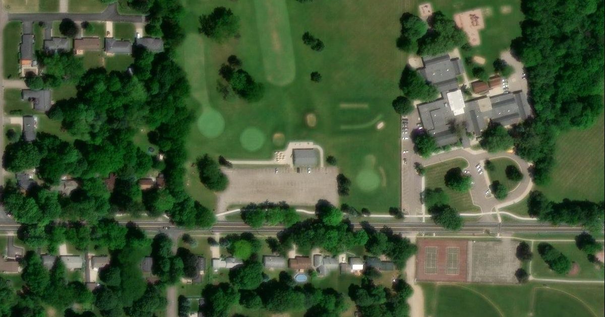 Aerial view of Grand Prairie Golf Course and its surroundings